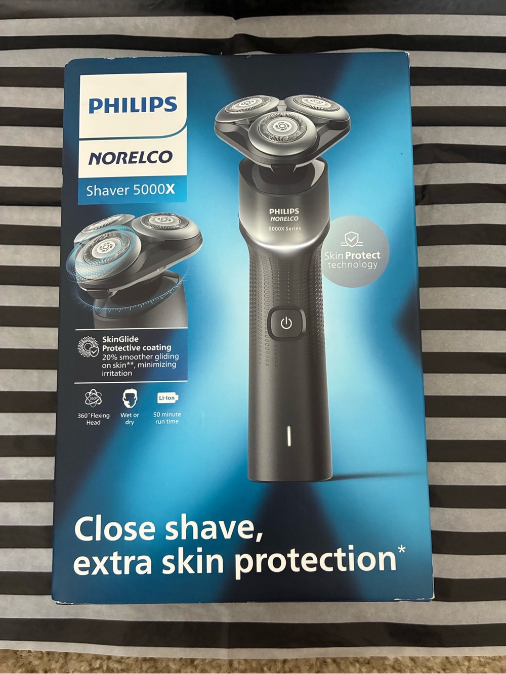 NWT Philips Norelco Shaver 5000X - Black and Blue